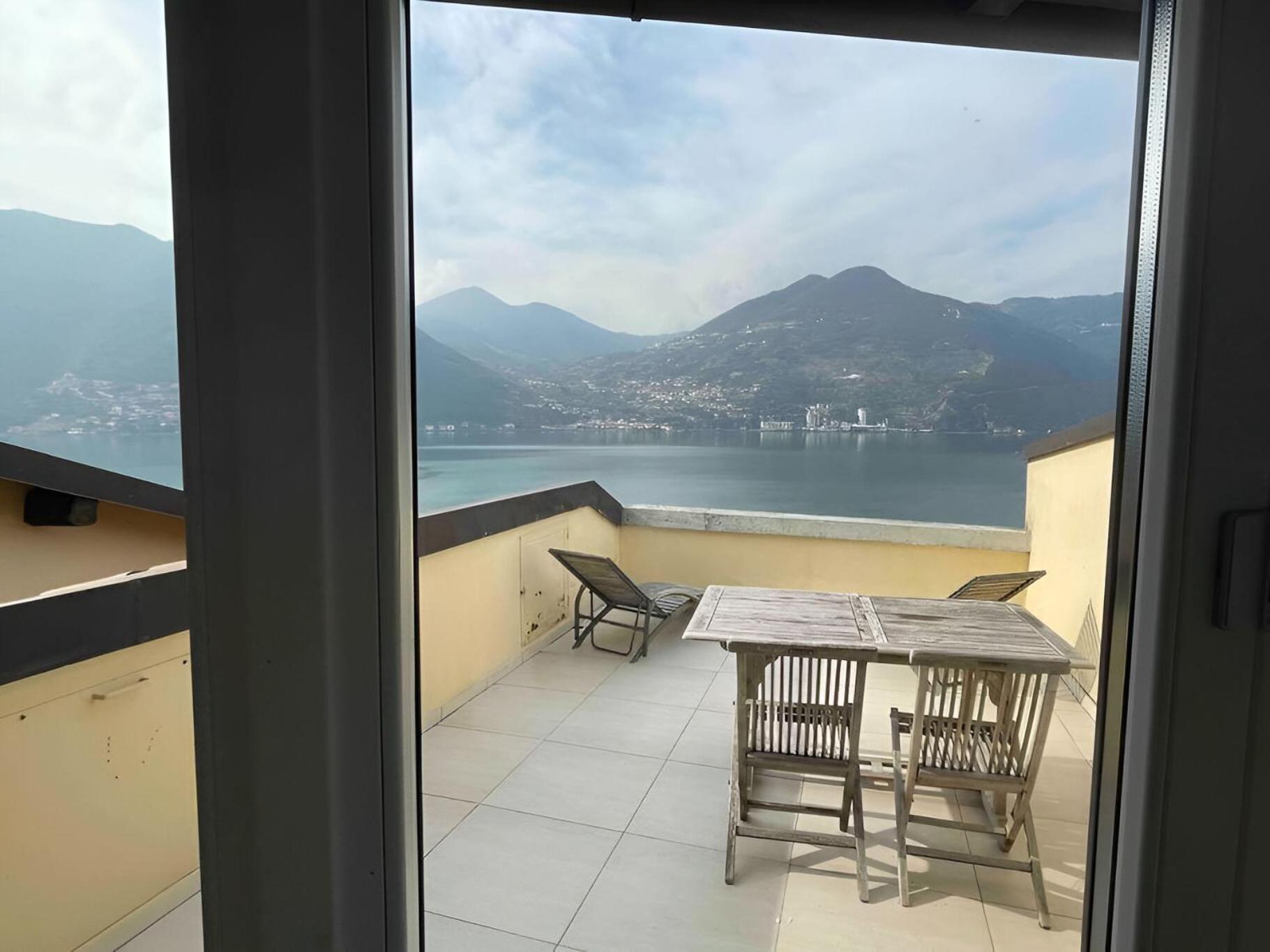 Casa Pg - Appartamento Vista Lago Monte Isola Esterno foto